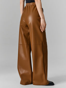 Брюки женские из экокожи коричневые с высокой посадкой - Mark formelle фото 3