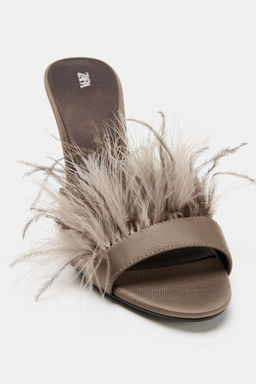 SANDALIA TAC?N DETALLE PLUMAS / Gris Topo - Zara фото 3