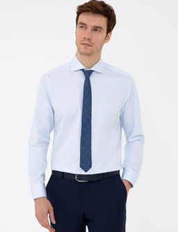 Голубая базовая рубашка с длинным рукавом в современном стиле