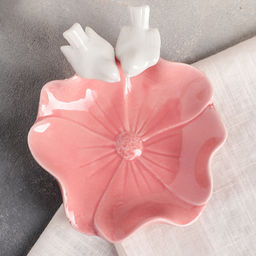 Блюдо «Голубки на цветке», 14×14 см, керамика, розовое