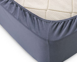 Трикотажная простынь на резинке