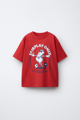 CAMISETA ESTAMPADO VARSITY / Rojo