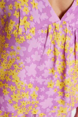 Trendyolmilla Cok Renkli Cicekli Ip Ask?l? Viskon Sortlu Dokuma Pijama Tak?m? THMSS23PT00003