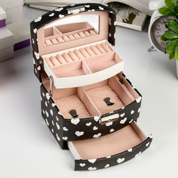 Шкатулка для украшений Сердечки на чёрном, кожзам, с замком и ключом, 11?16?13 см