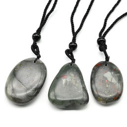 Кулон из яшмы галтовка на шнурке 23*33мм, 62см