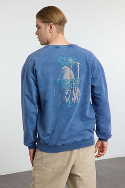 Indigo Oversize/Genis Kesim Soluk Efektli Mistik Temal? Sardonsuz Sweatshirt TMNAW24SW00189