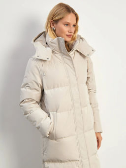 Пуховик с капюшоном - Emka фото 3