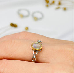 Кольцо регулируемое с камнем Опал
