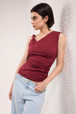 Bordo Kol Burgu Detayl? Buzgulu Asimetrik Yaka Esnek Orme Bluz TWOSS25BZ00569