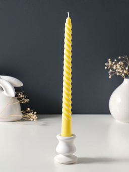 Цена за 3 шт. Свеча витая 25 см, 57 гр, 5 ч, цв. пастельно-жёлтый