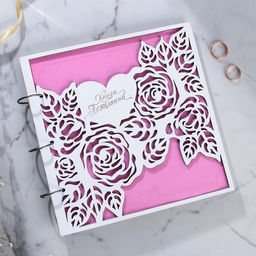 Книга пожеланий в деревянной обложке Розы