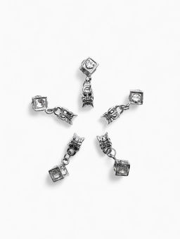 Цена за 5 шт. Шарм подвеска «Кубик», белый в серебре