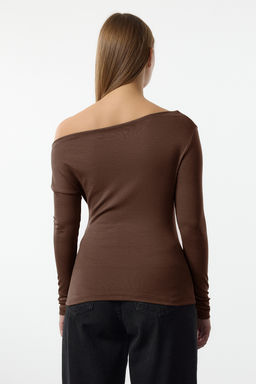 Kahverengi Duz Premium Yumusak Kumasl? Fitted/Vucuda Oturan Kay?k Yaka Orme Bluz TWOAW24BZ00227