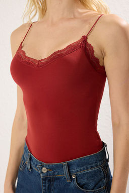 TRENDYOLMILLA Siyah Dantel Detayl? Fitted/Vucuda Oturan Alttan C?tc?tl? Esnek Orme Body TWOSS25BD00008  фото 3