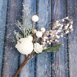 Цена за 3 шт. Еловая ветка декоративная «Зимнее волшебство. Очарование», яблоко, ягоды, цветок в белом, 25 см