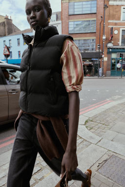RUBBERISED PUFFER GILET - Zara фото 2