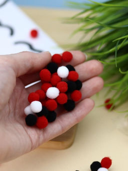 Картина из помпонов на подрамнике Draw Me! Heart of a Dog, (20 х 20 см)