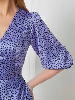 Платье из атласа с принтом