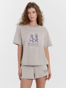 Комплект женский (футболка, шорты) серый с печатью