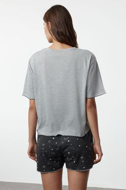 Trendyolmilla Gri Melanj Galaksi Desenli Baby Overlok Detayl? Sortlu Orme Pijama Tak?m? THMSS24PT00203 фото 25