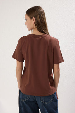 TRENDYOLMILLA Beyaz %100 Pamuk Nak?sl? Regular/Normal Kal?p Orme T-Shirt TWOSS24TS00160 фото 4