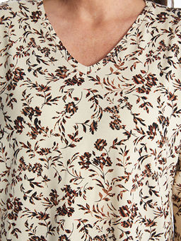 V Yaka Desenli Kad?n Bluz