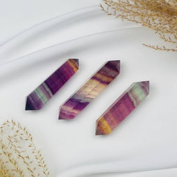 Кристалл двухконечный из Флюорита