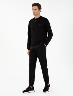 Черные спортивные штаны обычного кроя