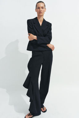 BLAZER ENTALLADA CON LANA ZW COLLECTION / Negro