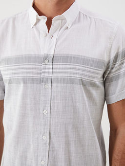 Regular Fit K?sa Kollu ?izgili Poplin Erkek G?mlek