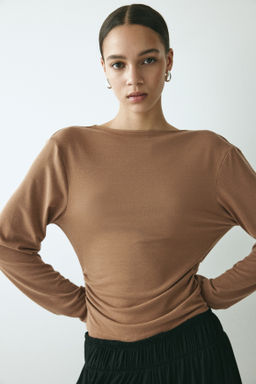 Top de punto con espalda drapeada - H&m фото 6