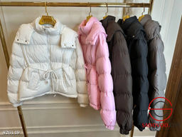 Куртка весенняя с капюшоном