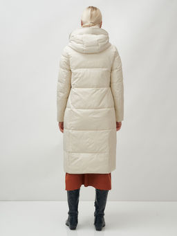Пальто утепленное стеганное зимнее с капюшоном женское бежевого цвета 9601B - Holdluck фото 6