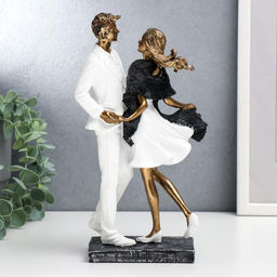 Фигурка полистоун «Влюблённые в белой одежде, с палантином», 25×10×13 см