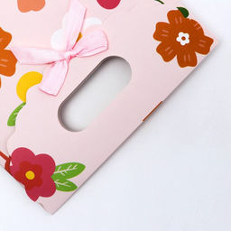 Цена за 5 шт. Подарочная коробка - пакет, упаковка с вырубной ручкой, Летние цветы, 14?6?21 см