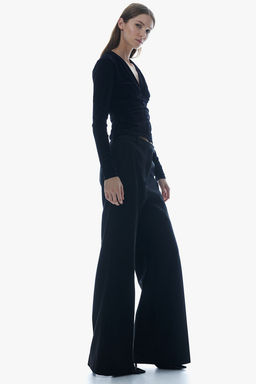 Top drapeado de velour