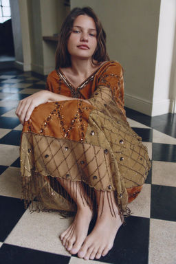 LIMITED EDITION VELVET, SEQUIN, AND BEADED CONTRAST DRESS - Zara фото 4