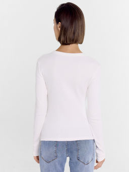 Джемпер женский в белом цвете