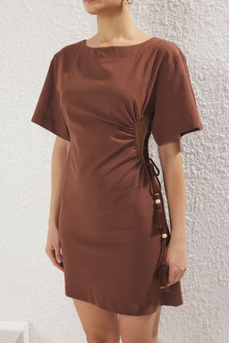 Kahverengi Dokuma Cut outl? Plaj Mini Elbise TBESS25EL00102