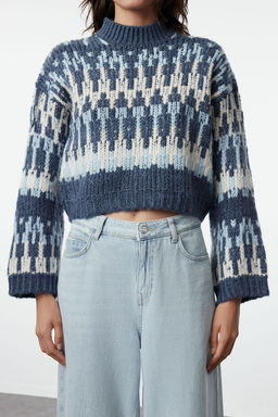 Mavi Yumusak Dokulu Etnik Desenli Kal?n Crop Triko Kazak TWOAW24KZ00688 - Trendyolmilla фото 3