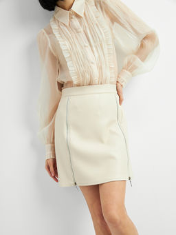 Юбка короткая из эко-кожи с молниями OD-1004-3 молочный