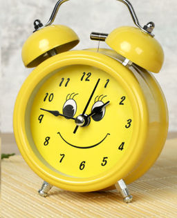 Цена за 1 шт. Будильник Смайлик 16 см / 668 /уп 60/