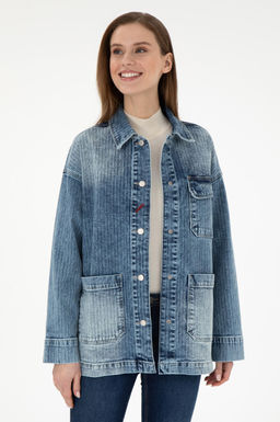 Женская голубая джинсовая рубашка Неожиданная скидка в корзине