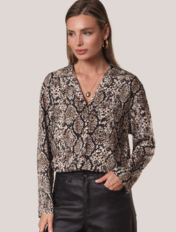 Блузка из вискозы с принтом VILATTE