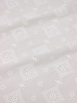 Шитье Ажурные ромбики цв.молочно-белый, ш.1.4м, батист, хлопок-100%, 80гр/м.кв