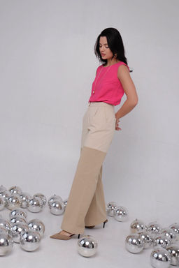 Брюки бежевые