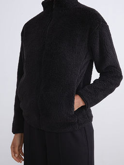 Dik Yaka Kad?n Pel?? H?rka