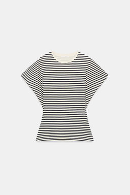 CAMISETA ENTALLADA RAYAS / Rayas