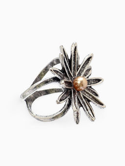 Кольцо для платка «Цветок Астра», белое в чернёном серебре