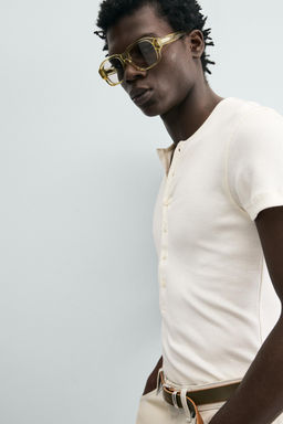 CAMISETA RIB CUELLO PANADERO / Blanco roto